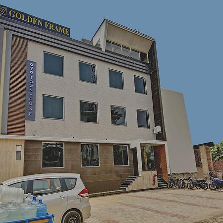Townhouse Golden Frame Hotel Ghaziabad Eksteriør billede