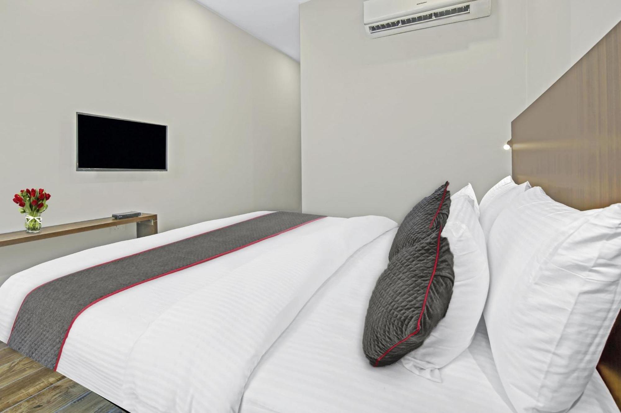Townhouse Golden Frame Hotel Ghaziabad Eksteriør billede