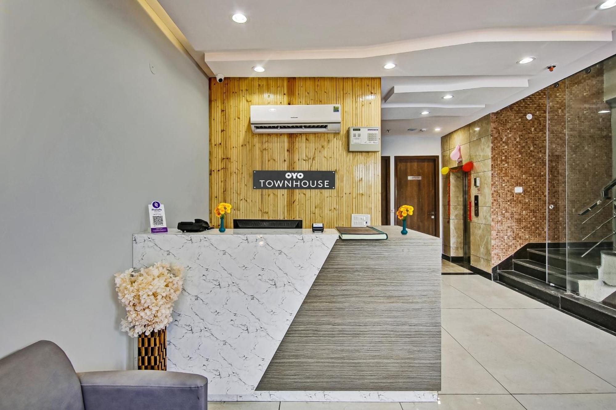 Townhouse Golden Frame Hotel Ghaziabad Eksteriør billede