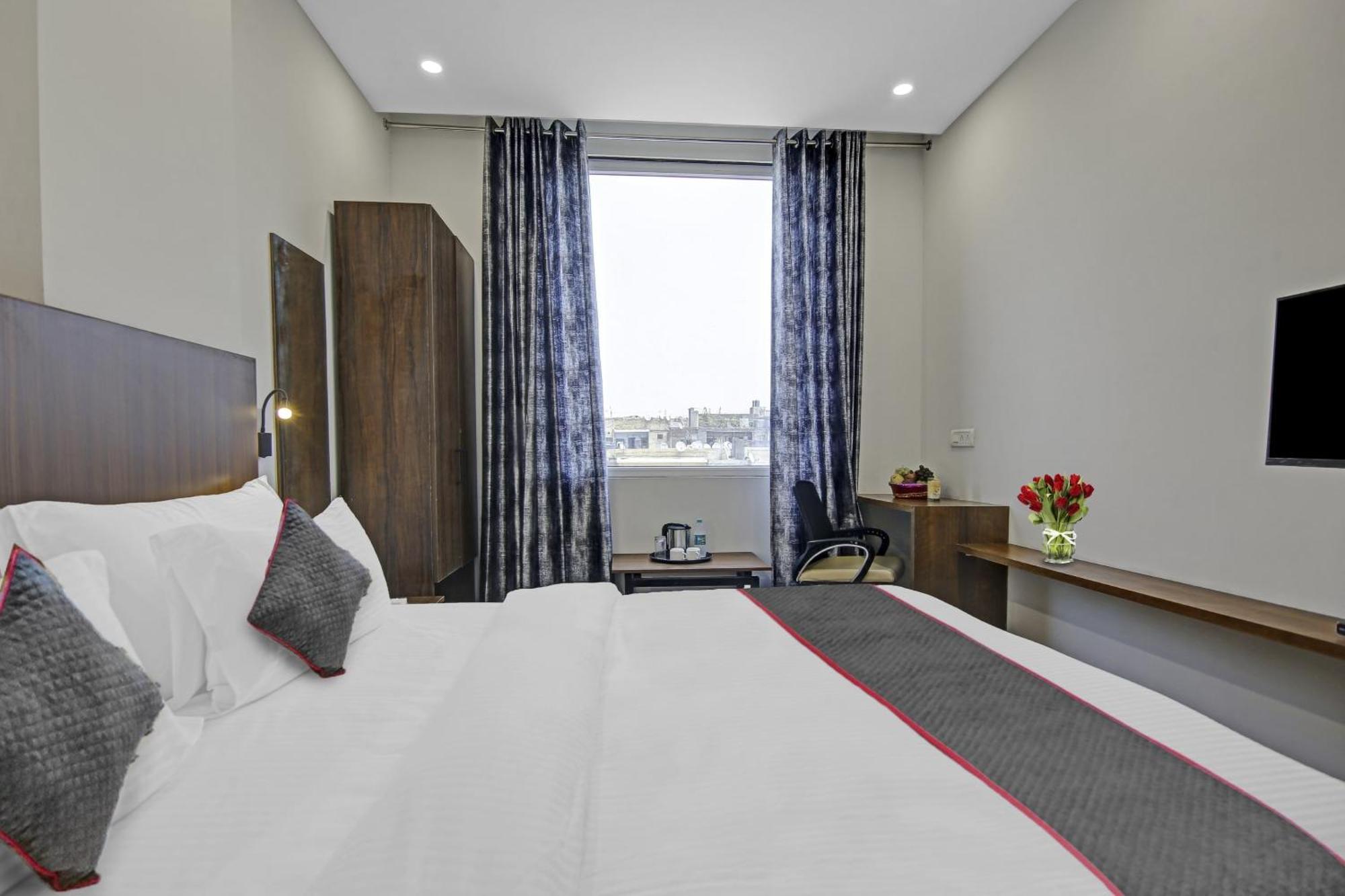 Townhouse Golden Frame Hotel Ghaziabad Eksteriør billede