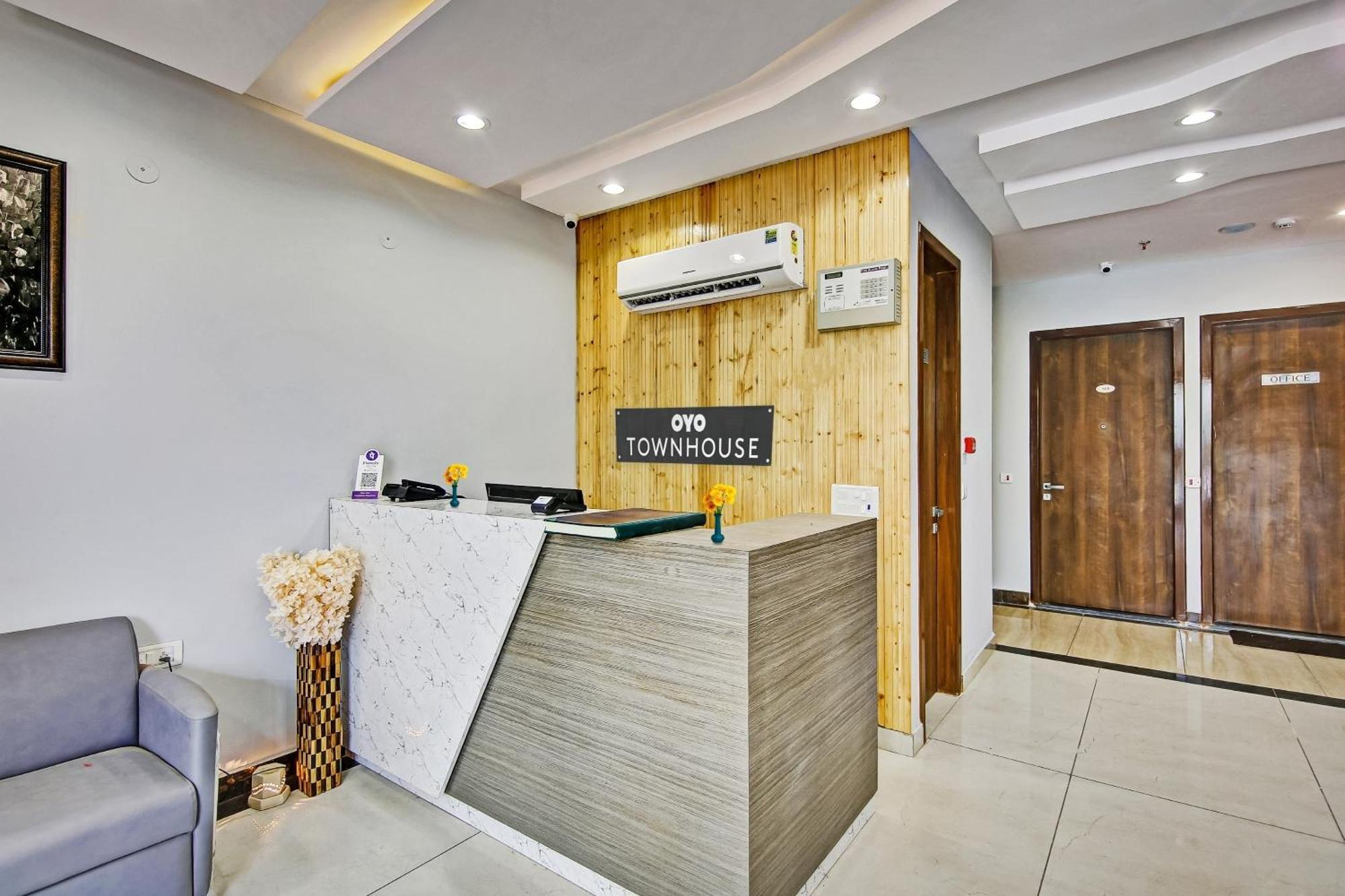 Townhouse Golden Frame Hotel Ghaziabad Eksteriør billede