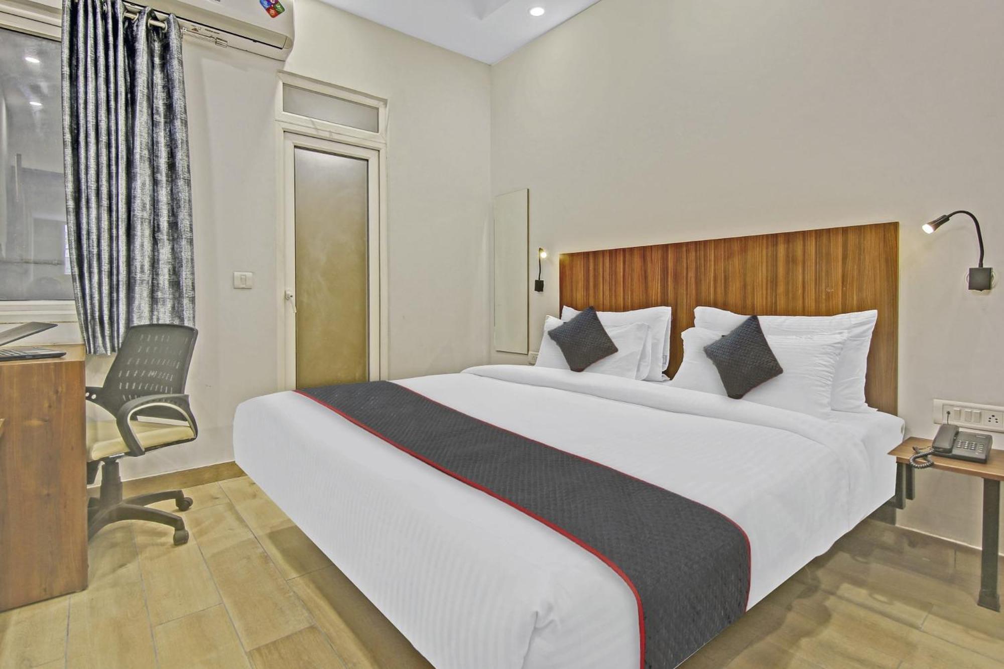 Townhouse Golden Frame Hotel Ghaziabad Eksteriør billede